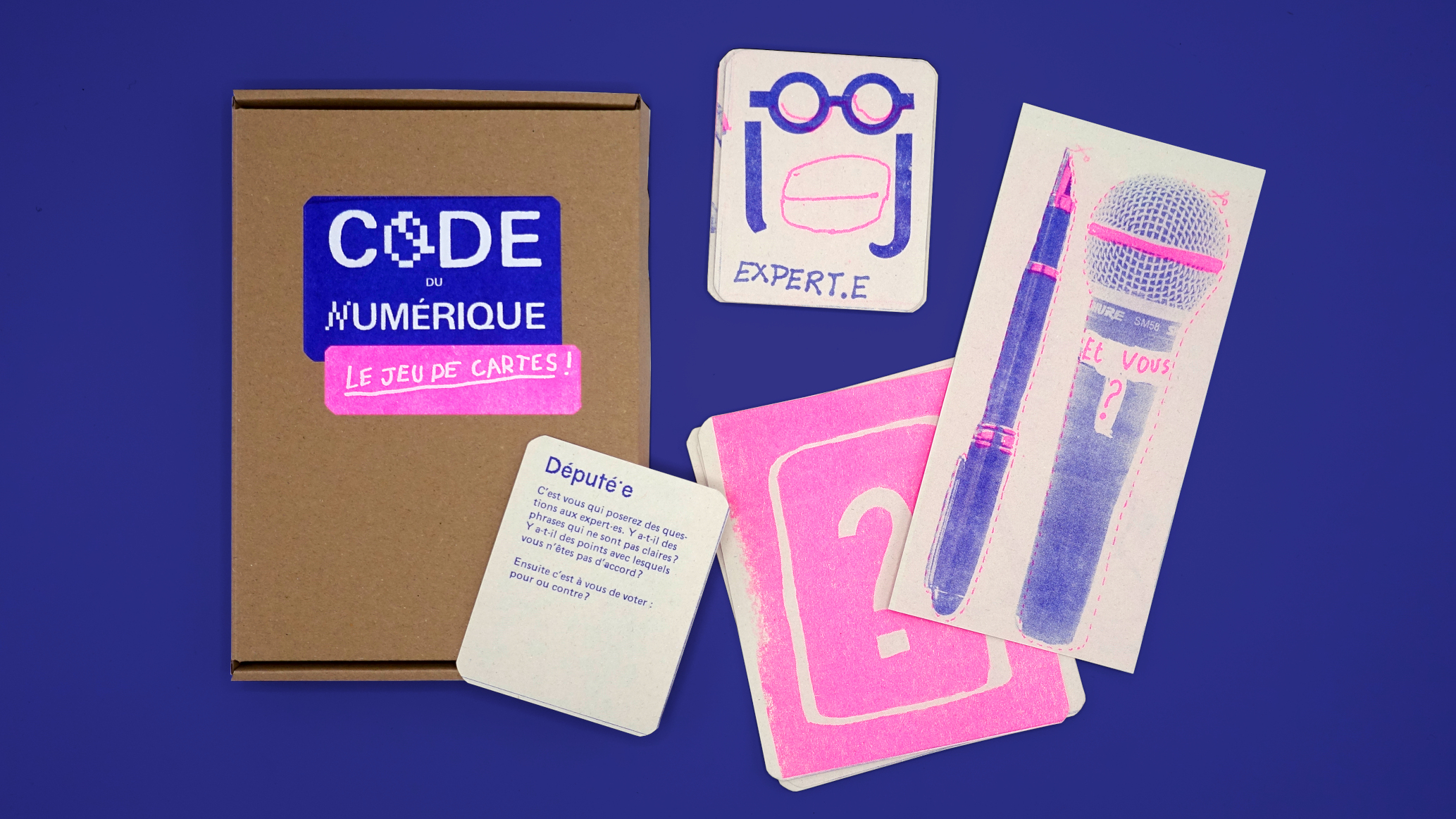 jeu de cartes dans sa boîte